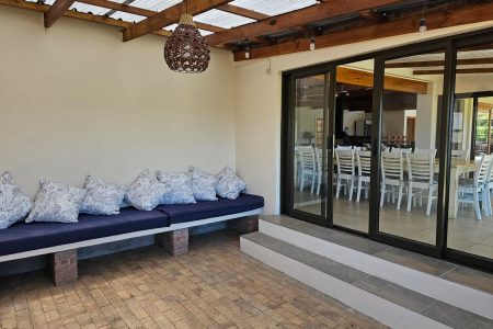 RH - Braai seating
